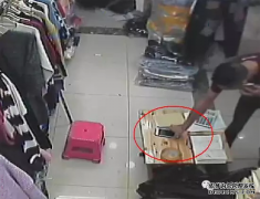 男子为偷一部手机，换乘6趟公交2次进超市易装